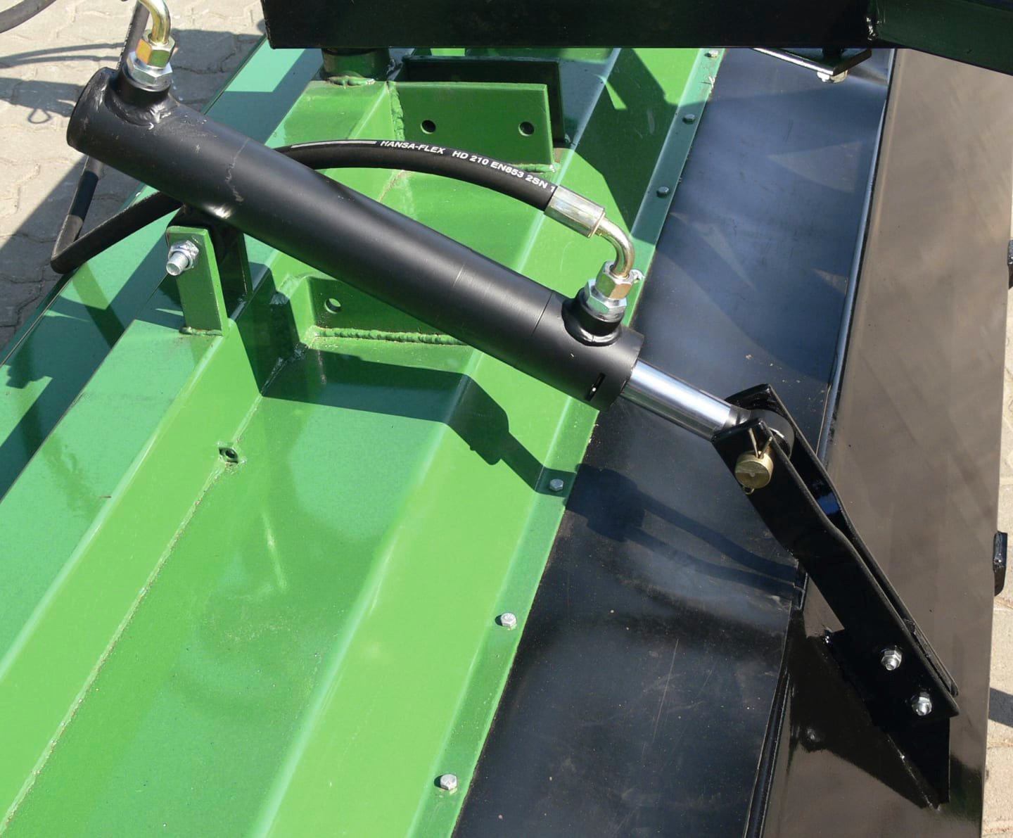 Düvelsdorf Umbausatz hydraulische Betätigung Sammelwanne für Kehrmaschine Stratos, 4550100
